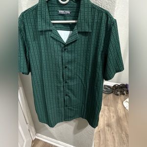 Men’s short sleeve button up